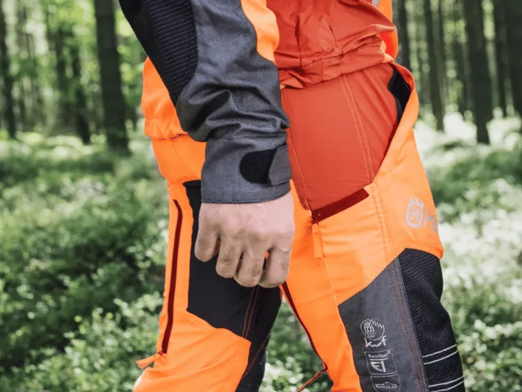Zaščitne gozdarske hlače Husqvarna